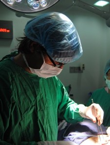 Dr. Diego Gonzalez Rivas demonstrates single port thoracoscopy